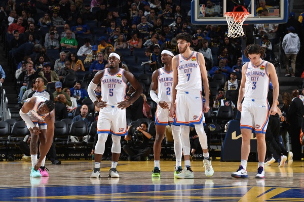 雷霆巨浪席卷费城！亚历山大剑指历史纪录 残阵76人难逃四连败