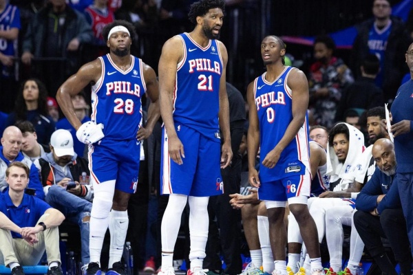 三巨头合体狂轰81分！76人15分大逆转终结黄蜂5连胜，恩比德专克夏洛特
